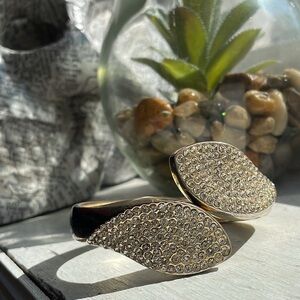 🍃 Gold and Crystal Leaf Clasp Bracelet